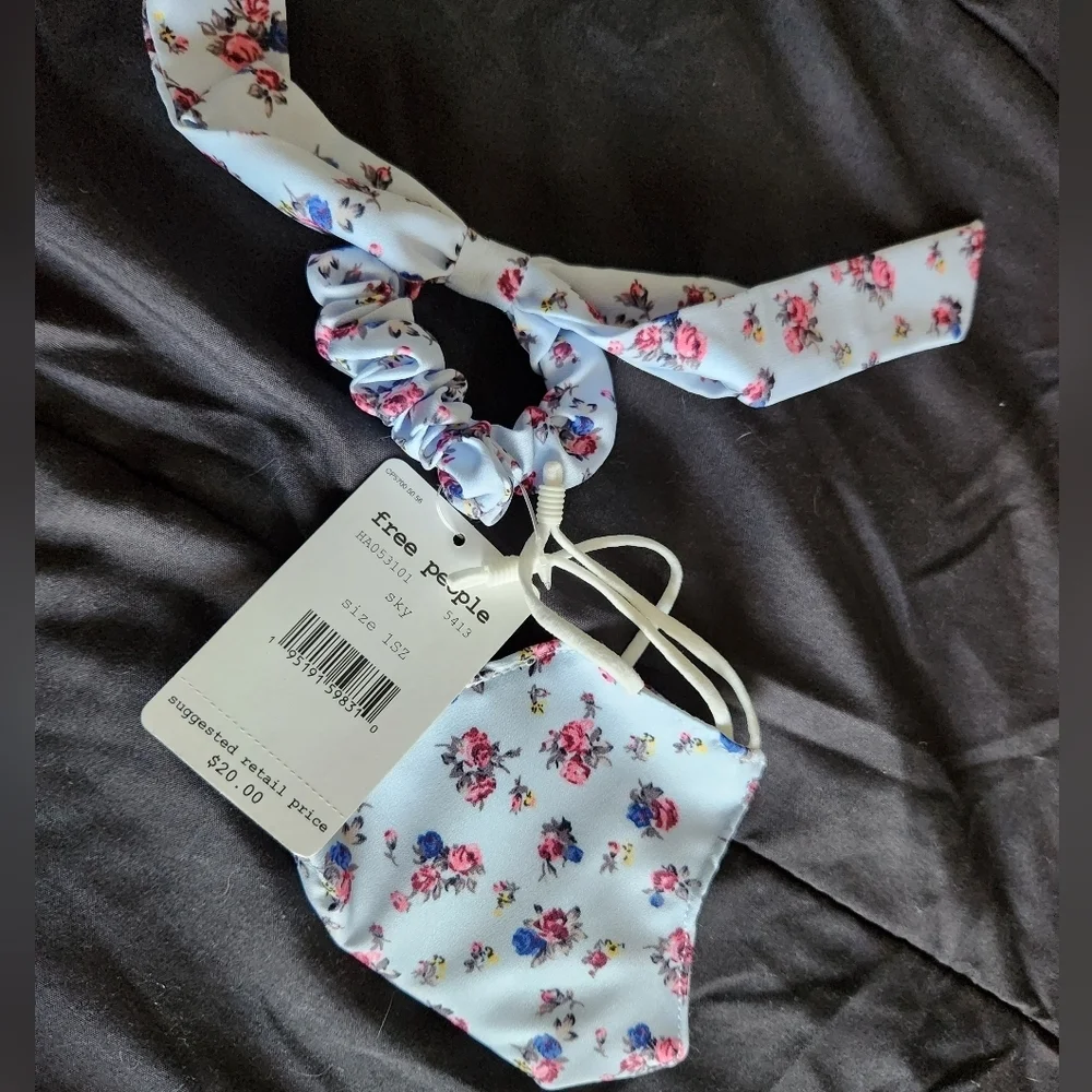 Free People Floral Mask and Scrunchie Set NWT